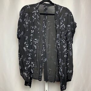 Zenobia Womenʻs Black | White Floral Button Up Cuffed Sleeve Blouse XL